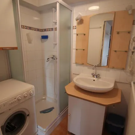 Belle 4 -5 Couchages 2 Terrasse Piscine Commune Parking Dans Securisee 300m De La Lrma82 Willa